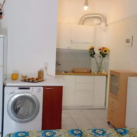 דירה Small And Practical νο1 Límni